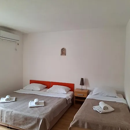 Dzeba Guest house *